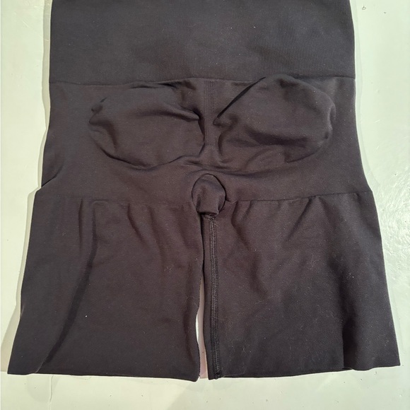 SPANX Black Shapewear SHORTS L - Picture 2 of 5